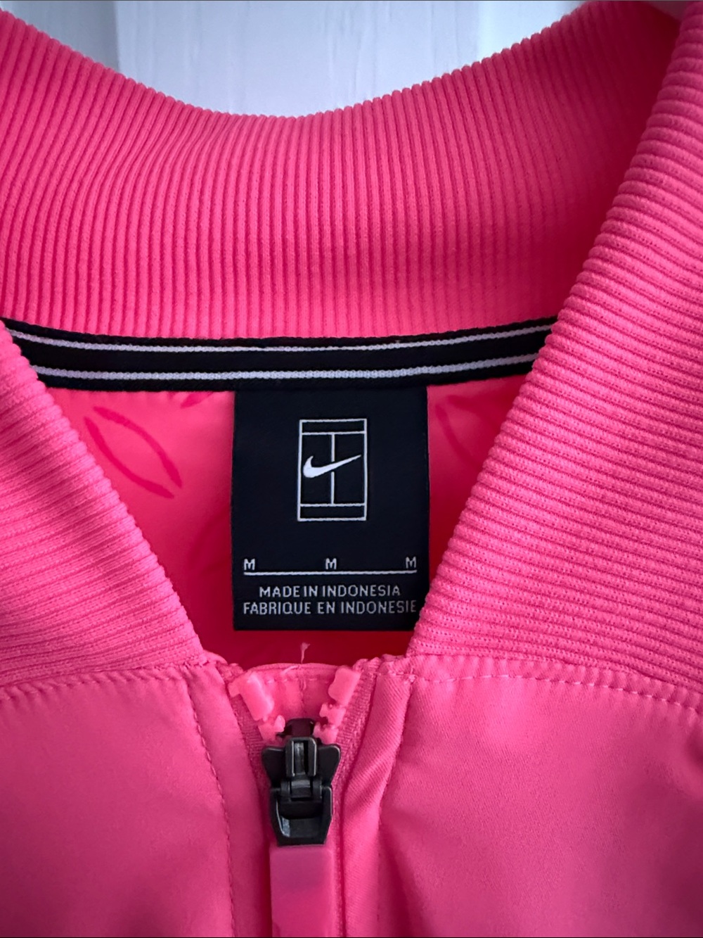Nike Men’s Rafa Nadal Neon Pink Track Jacket with White Sleeve Panels - Picture 3 of 6